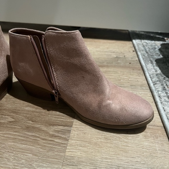 Pink Booties! - Picture 5 of 8